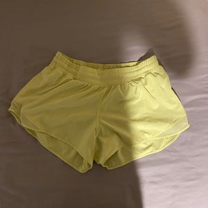 Lululemon Hotty hot shorts 4”
